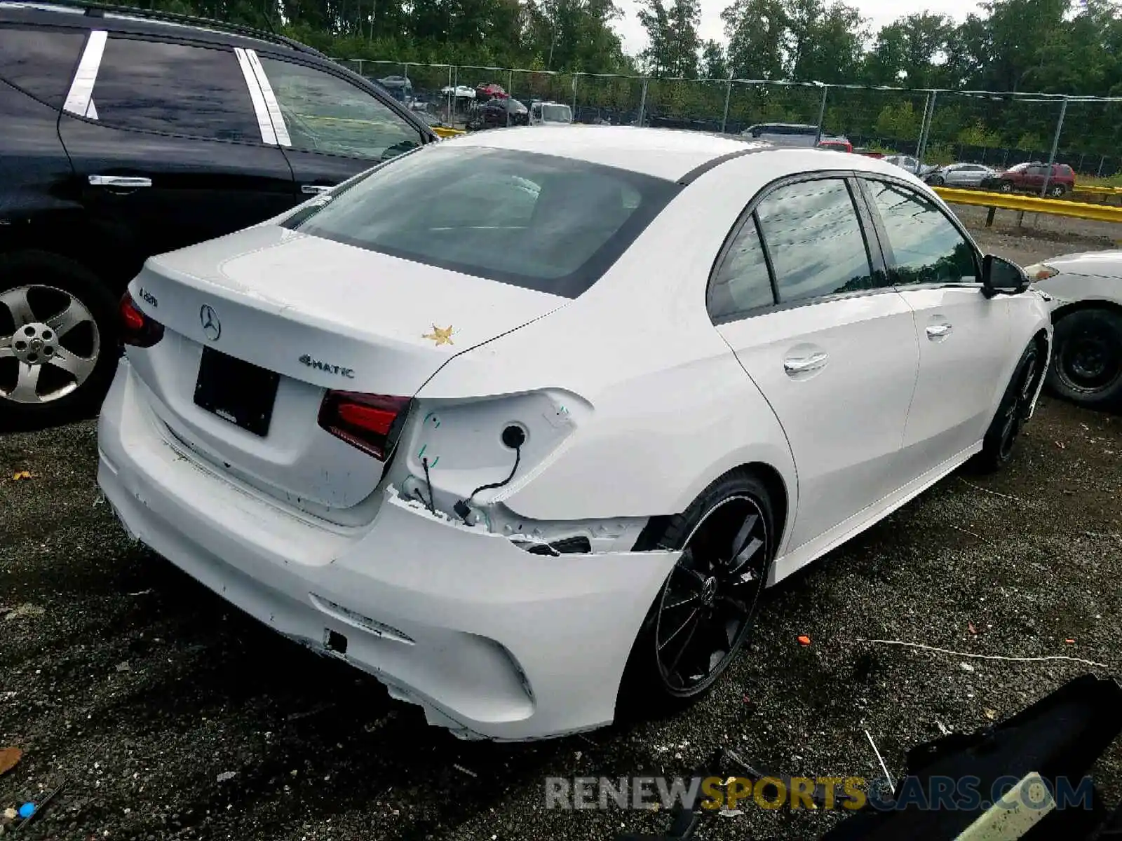 4 Photograph of a damaged car WDD3G4FB3KW005546 MERCEDES-BENZ A 220 2019