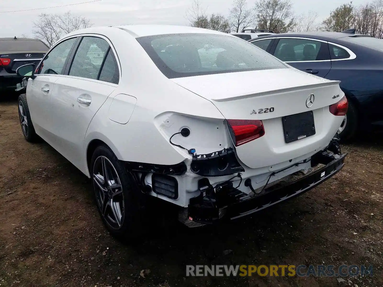 3 Photograph of a damaged car WDD3G4FB3KW006406 MERCEDES-BENZ A 220 2019