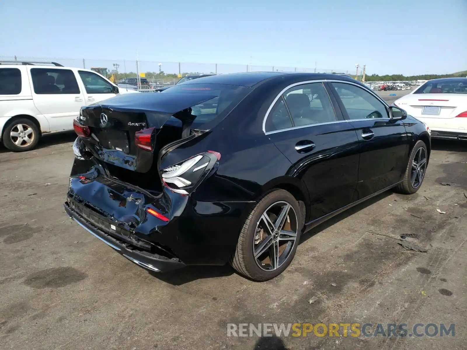 4 Photograph of a damaged car WDD3G4FB4KW022226 MERCEDES-BENZ A 220 2019