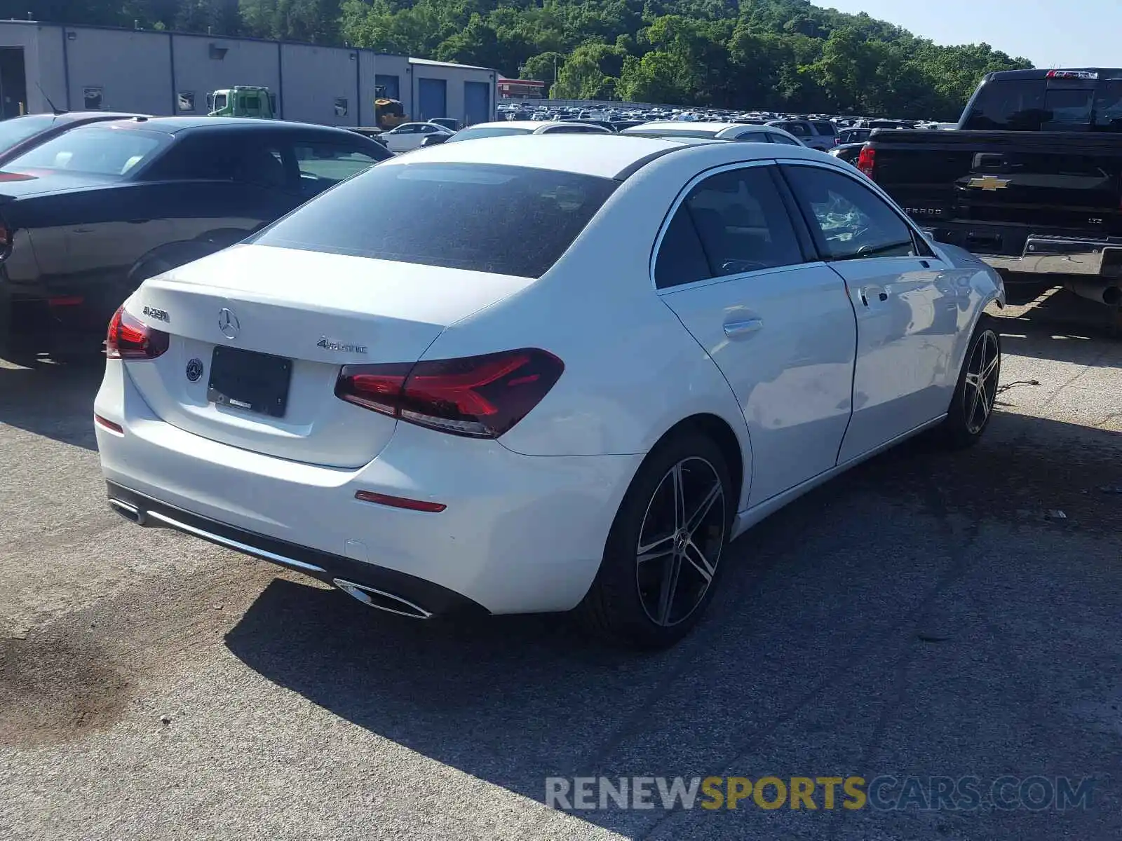 4 Photograph of a damaged car WDD3G4FB8KW032869 MERCEDES-BENZ A 220 2019