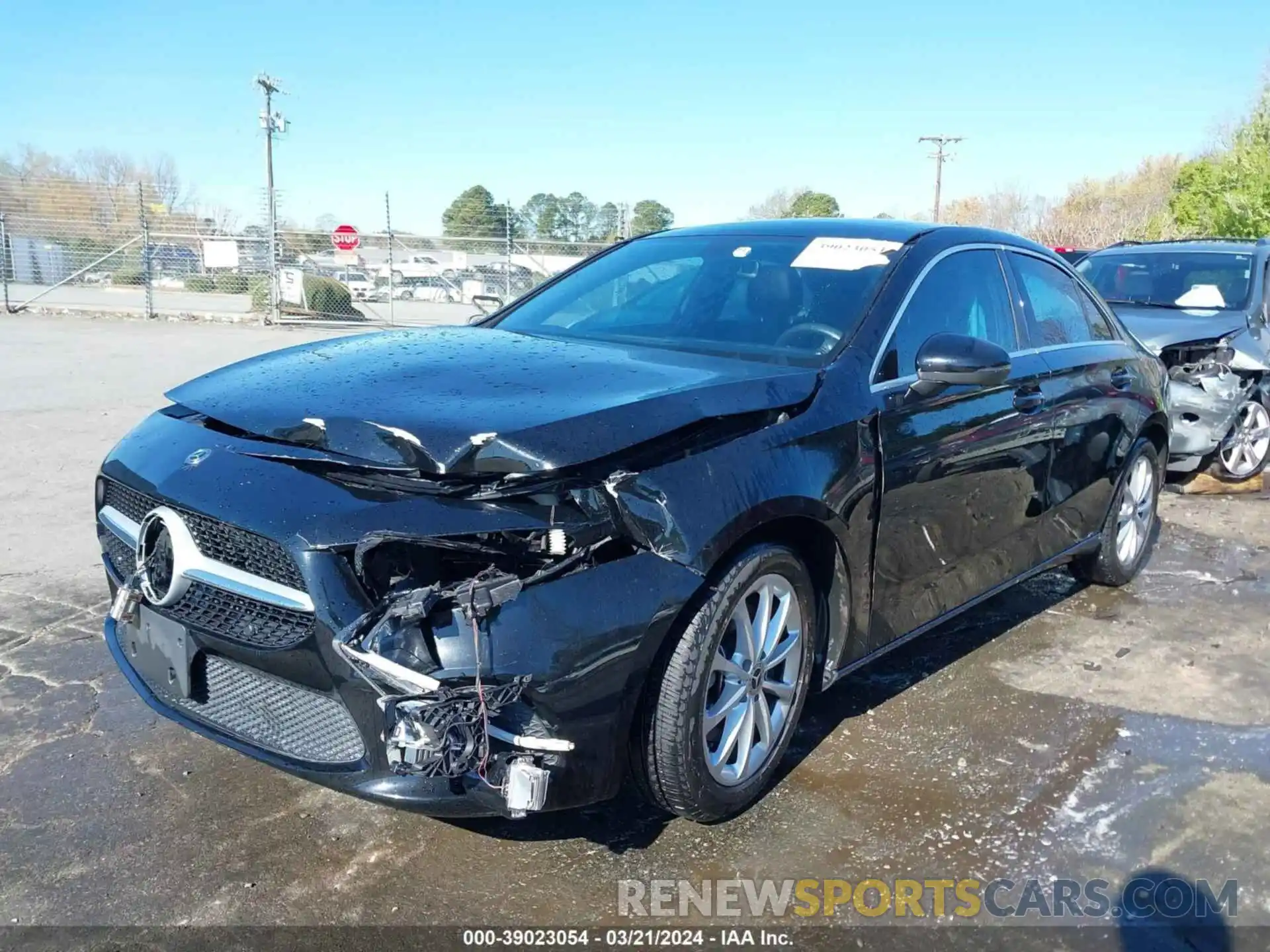 2 Photograph of a damaged car W1K3G4EB2LJ205995 MERCEDES-BENZ A 220 2020