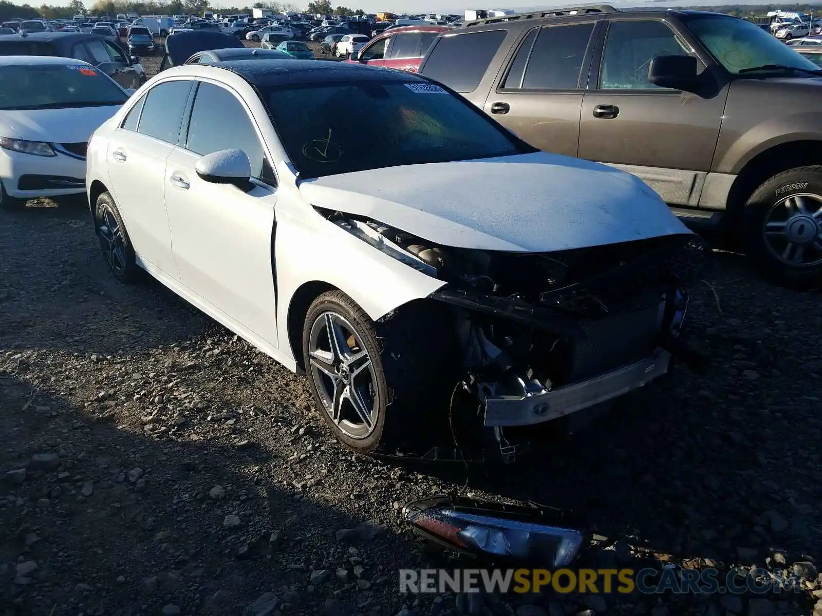 1 Photograph of a damaged car W1K3G4FB2LW043772 MERCEDES-BENZ A 220 2020