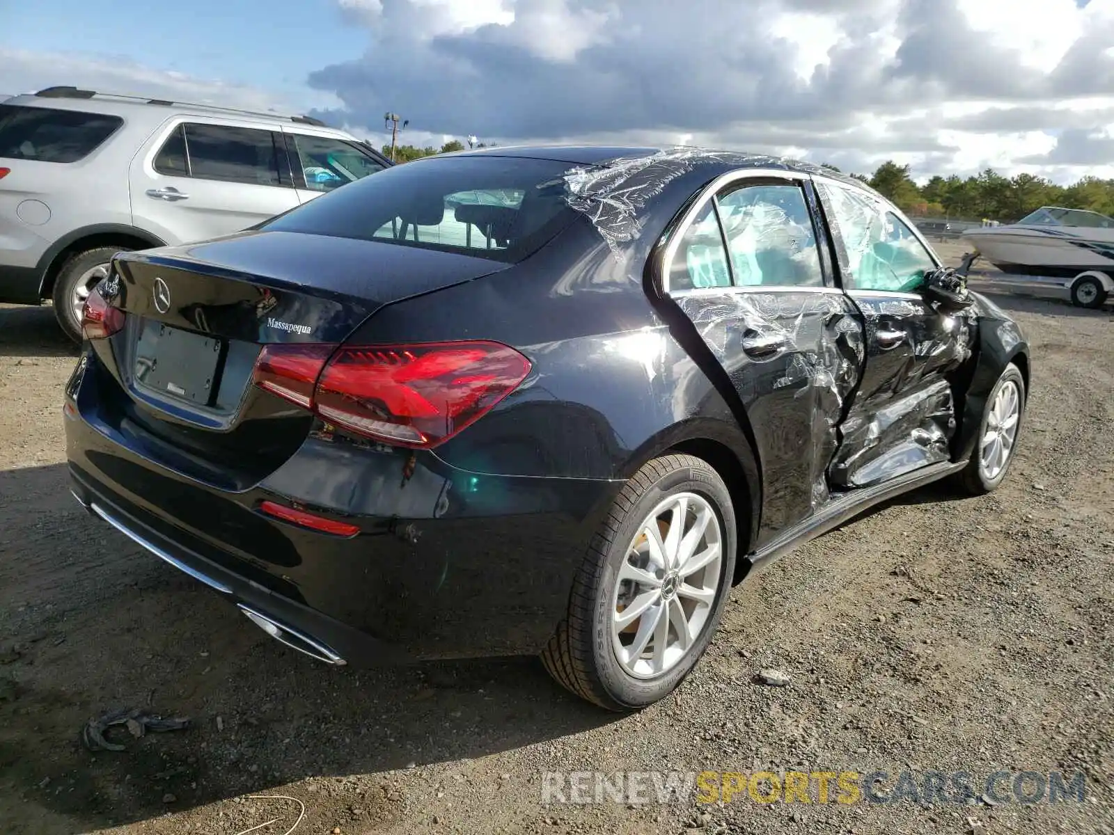 4 Photograph of a damaged car W1K3G4FB7LW045775 MERCEDES-BENZ A 220 2020