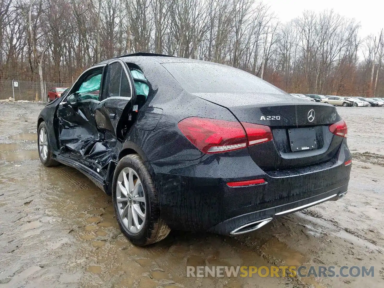 3 Photograph of a damaged car WDD3G4EB0KW026422 MERCEDES-BENZ A 220 4MAT 2019