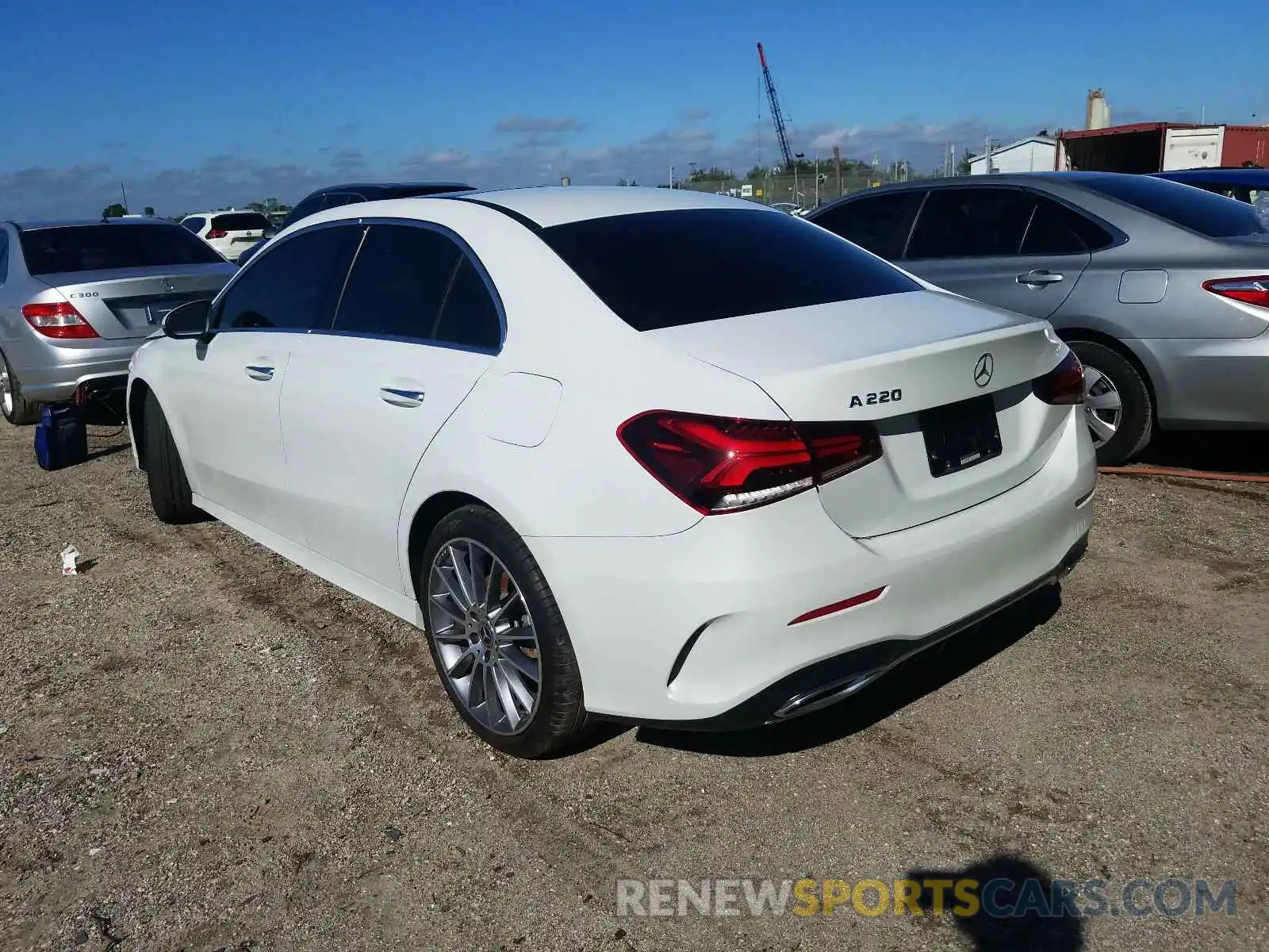 3 Photograph of a damaged car WDD3G4EB2KW024946 MERCEDES-BENZ A 220 4MAT 2019