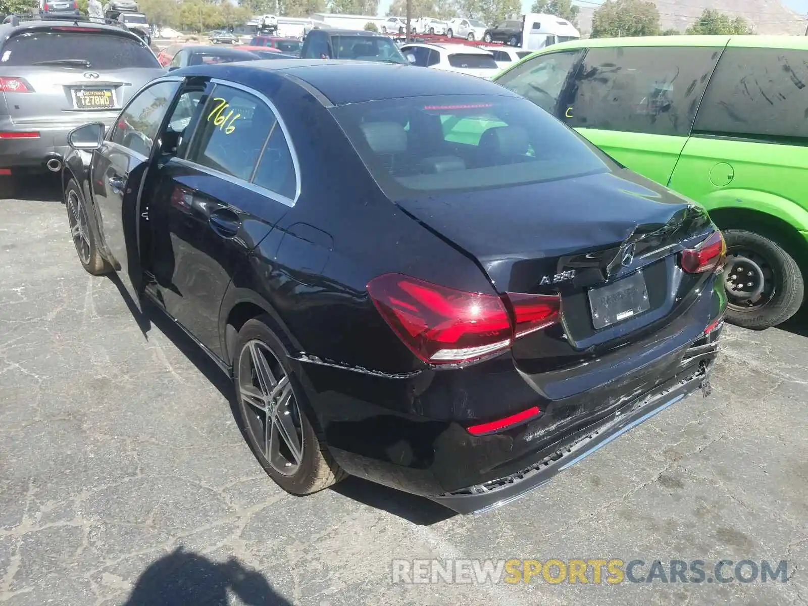 3 Photograph of a damaged car WDD3G4EB3KW011817 MERCEDES-BENZ A 220 4MAT 2019