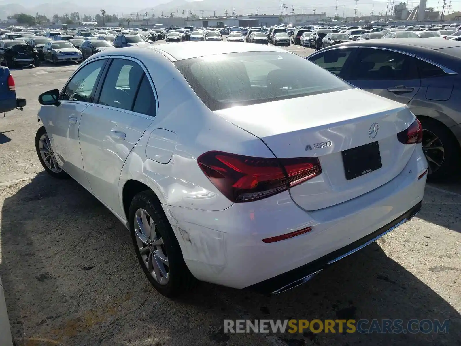 3 Photograph of a damaged car WDD3G4EB3KW015138 MERCEDES-BENZ A 220 4MAT 2019