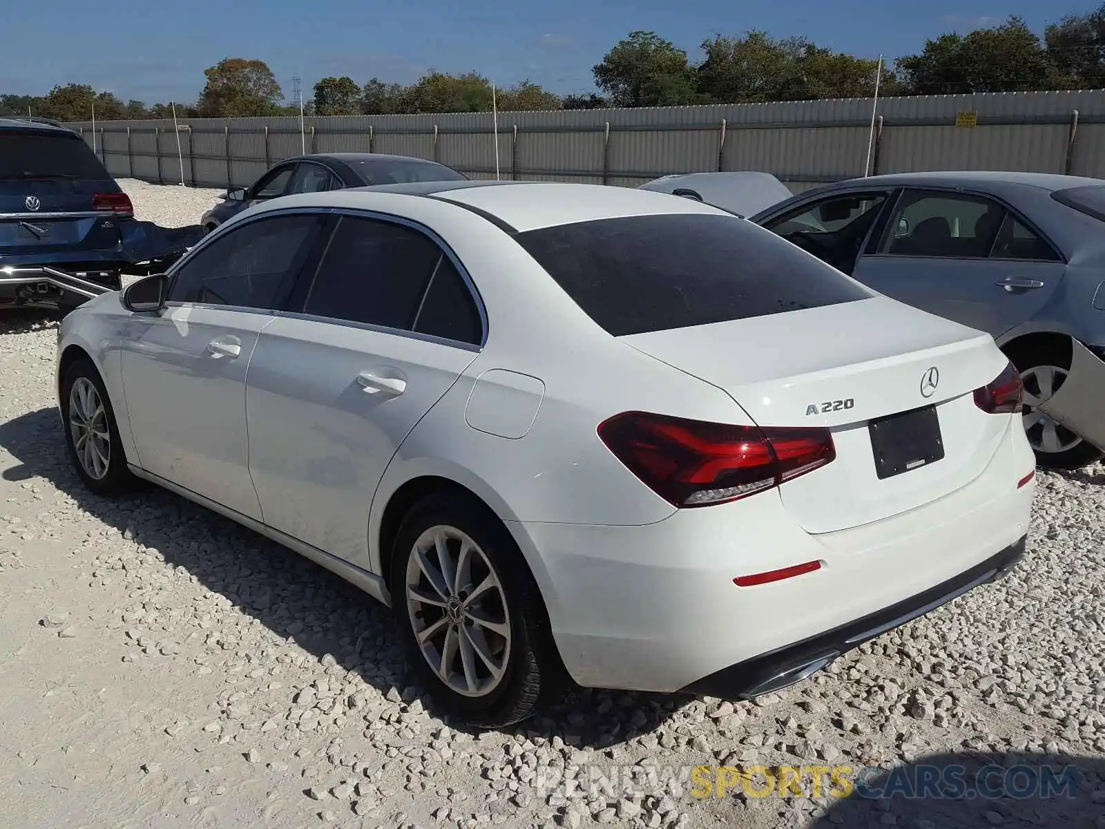 3 Photograph of a damaged car WDD3G4EB3KW019609 MERCEDES-BENZ A 220 4MAT 2019