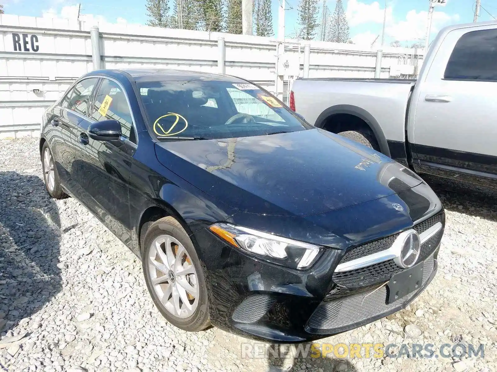 1 Photograph of a damaged car WDD3G4EB3KW020081 MERCEDES-BENZ A 220 4MAT 2019