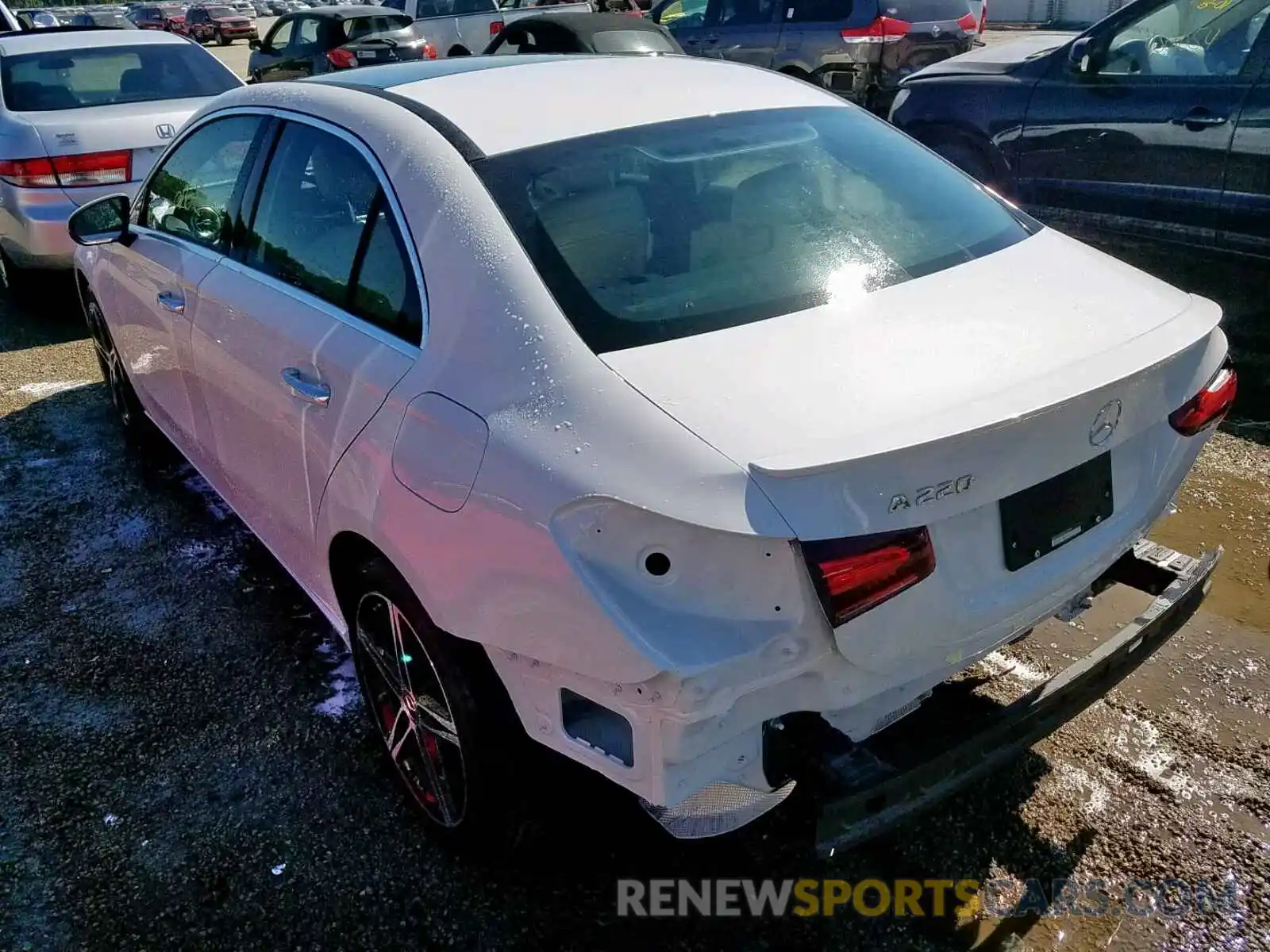 3 Photograph of a damaged car WDD3G4EB3KW021974 MERCEDES-BENZ A 220 4MAT 2019