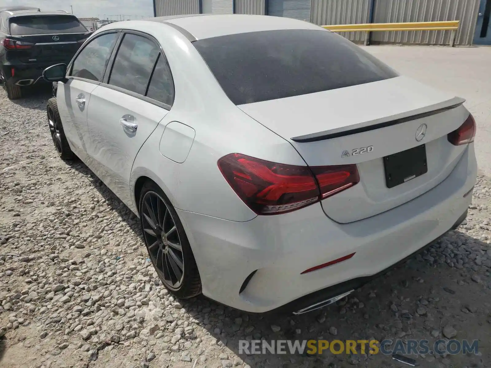 3 Photograph of a damaged car WDD3G4EB4KW020977 MERCEDES-BENZ A 220 4MAT 2019