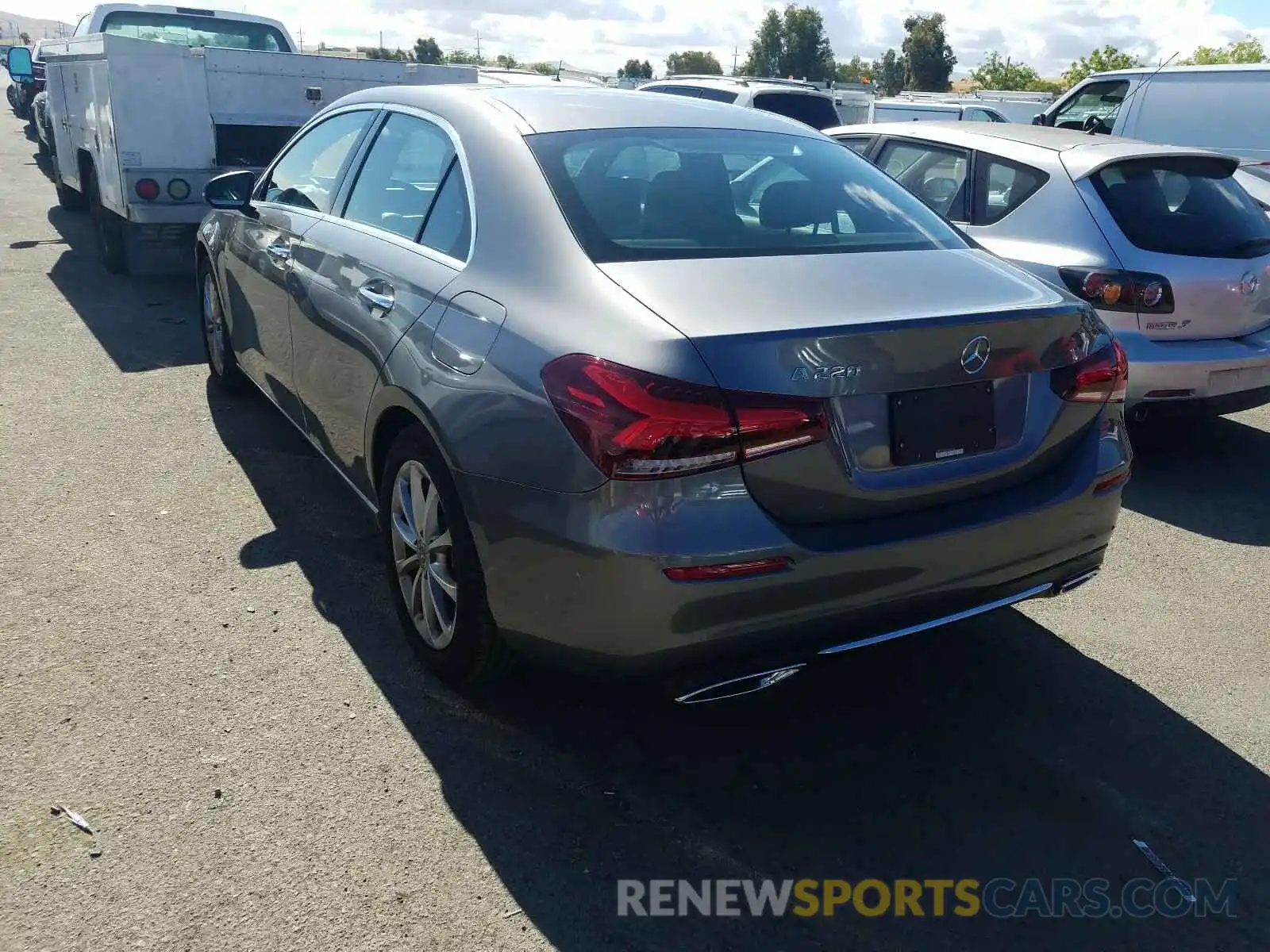 3 Photograph of a damaged car WDD3G4EB5KW027422 MERCEDES-BENZ A 220 4MAT 2019