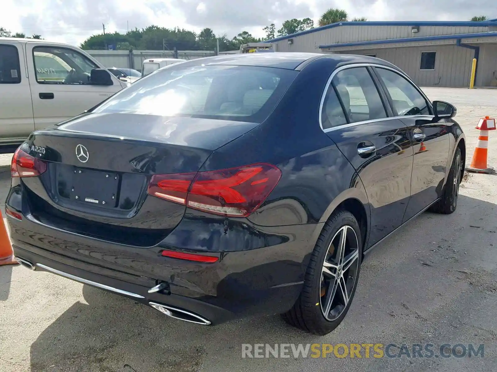 4 Photograph of a damaged car WDD3G4EB6KW020639 MERCEDES-BENZ A 220 4MAT 2019