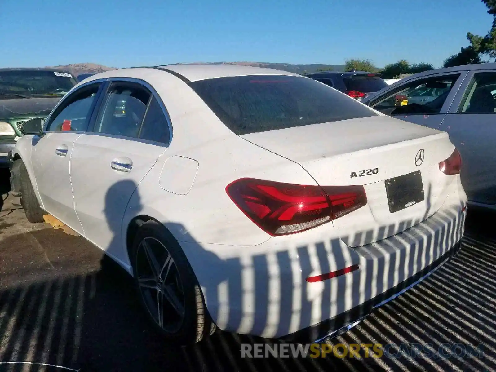 3 Photograph of a damaged car WDD3G4EB7KW000447 MERCEDES-BENZ A 220 4MAT 2019