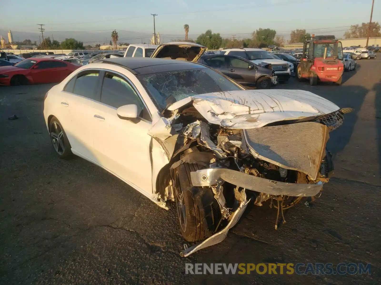 1 Photograph of a damaged car WDD3G4EB8KW022277 MERCEDES-BENZ A 220 4MAT 2019