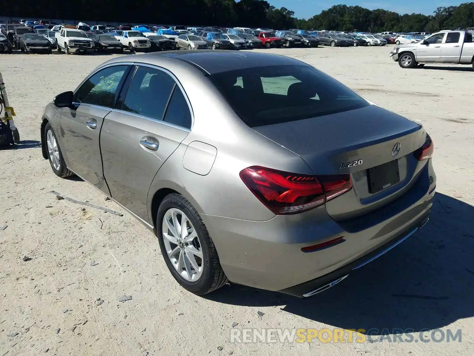 3 Photograph of a damaged car WDD3G4EB9KW031800 MERCEDES-BENZ A 220 4MAT 2019