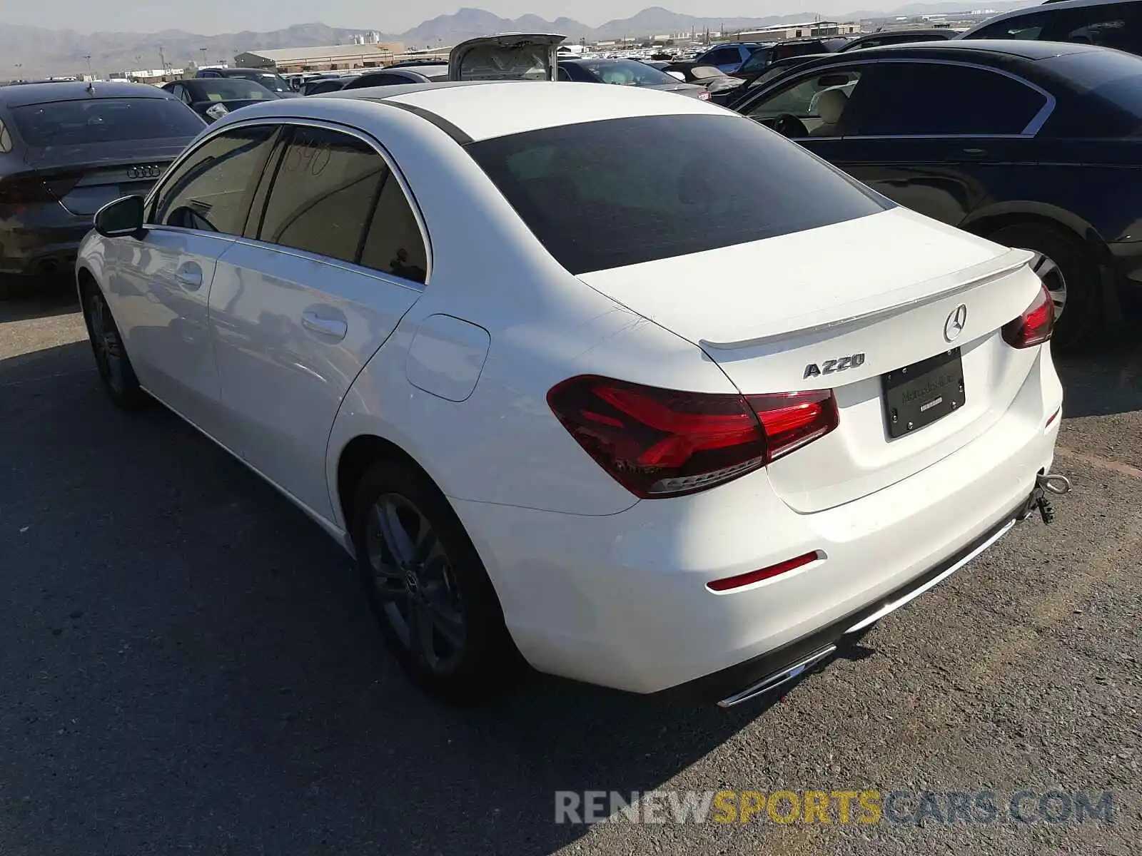 3 Photograph of a damaged car W1K3G4EB7LJ233999 MERCEDES-BENZ A 220 4MAT 2020