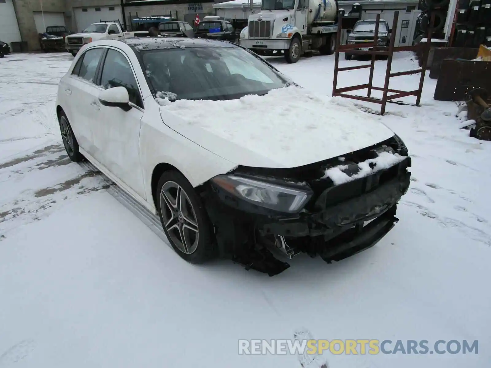 1 Photograph of a damaged car WDD3F4HB4KJ096162 MERCEDES-BENZ A-CLASS 2019