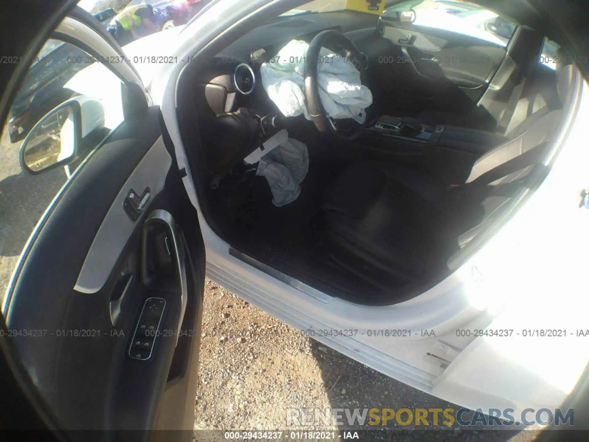 5 Photograph of a damaged car WDD3G4EB0KW017722 MERCEDES-BENZ A-CLASS 2019