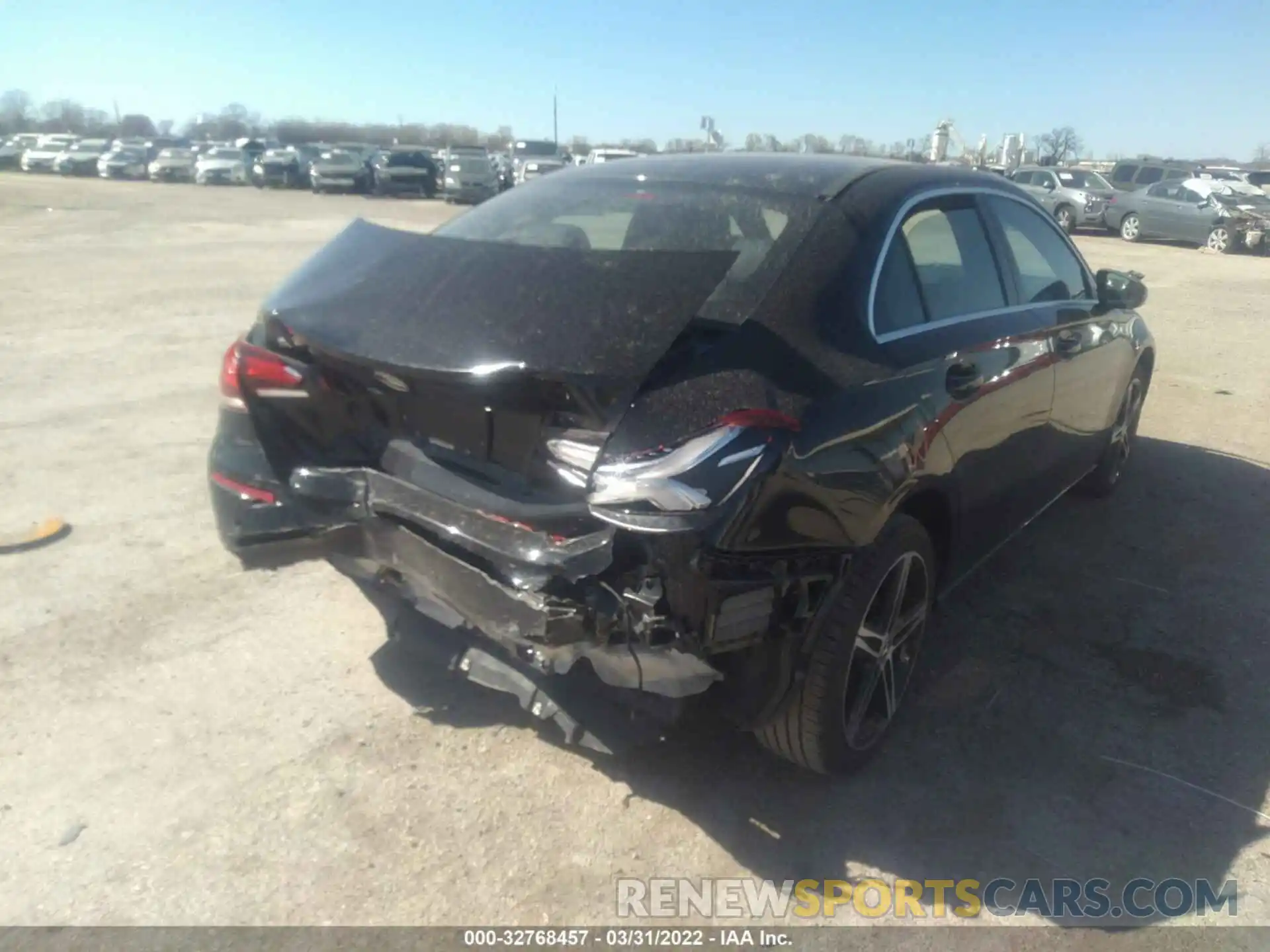 4 Photograph of a damaged car WDD3G4EB0KW019308 MERCEDES-BENZ A-CLASS 2019