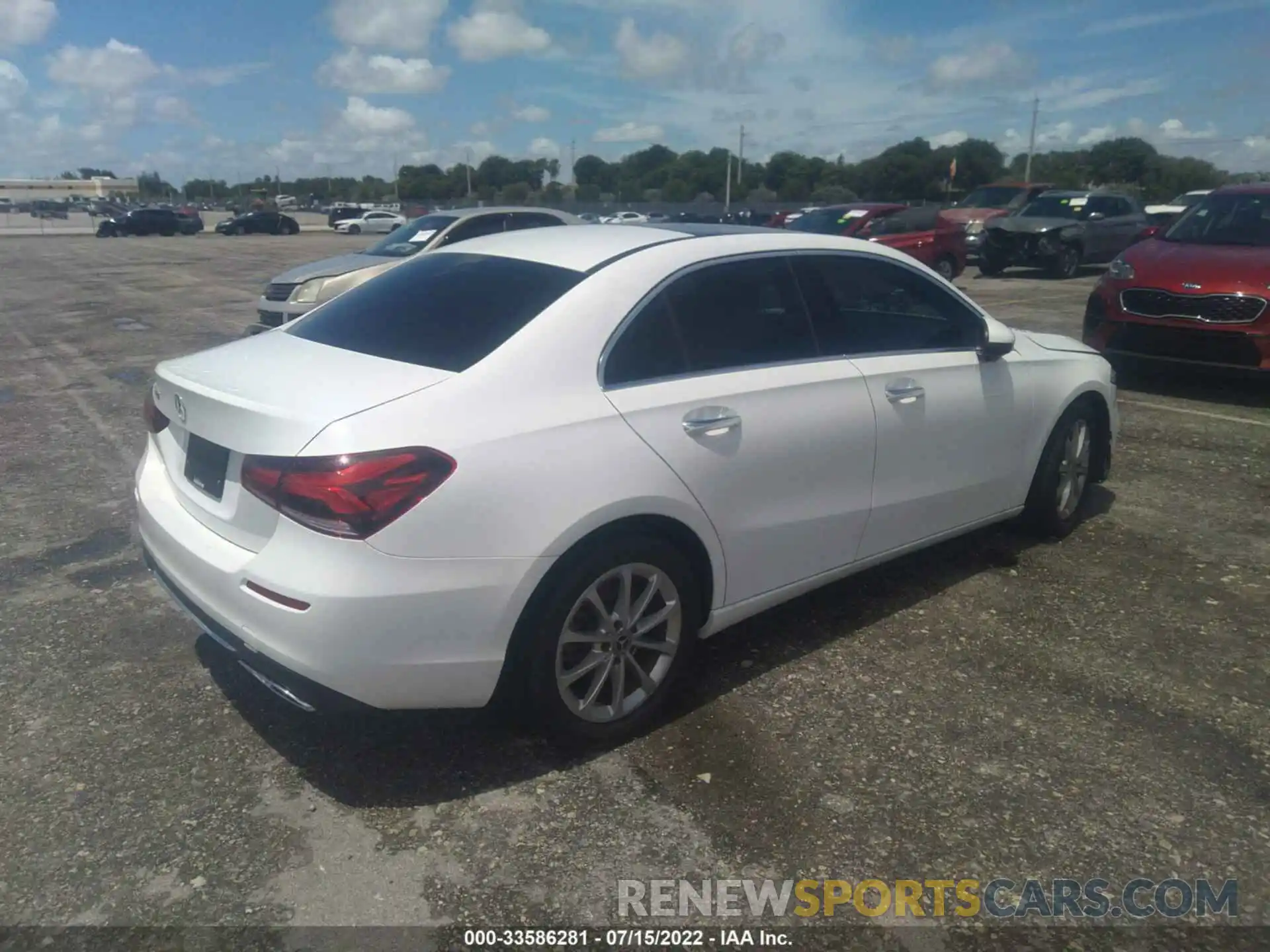 4 Photograph of a damaged car WDD3G4EB0KW020264 MERCEDES-BENZ A-CLASS 2019