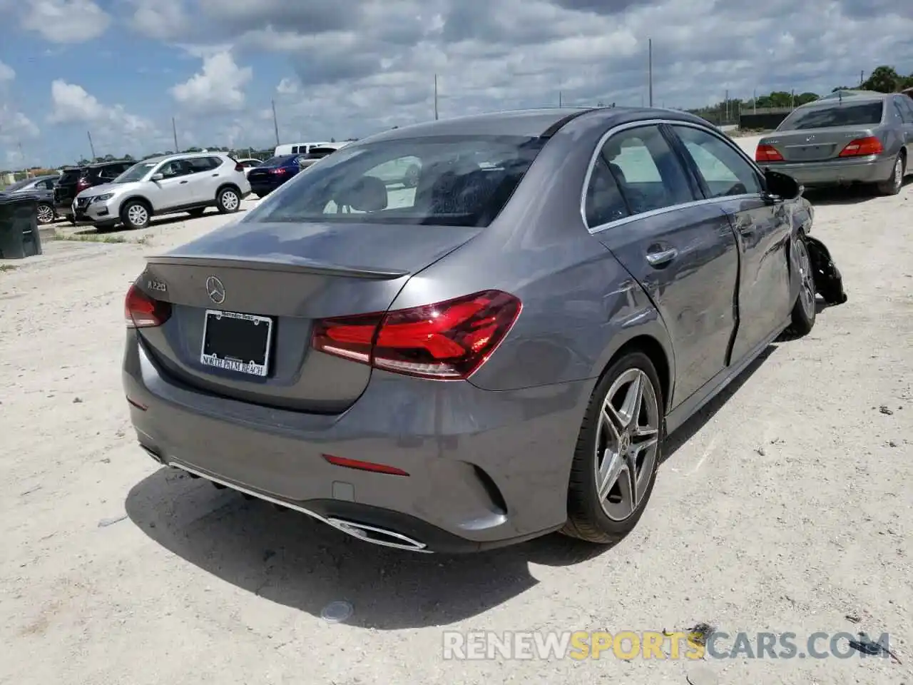 4 Photograph of a damaged car WDD3G4EB0KW023505 MERCEDES-BENZ A-CLASS 2019