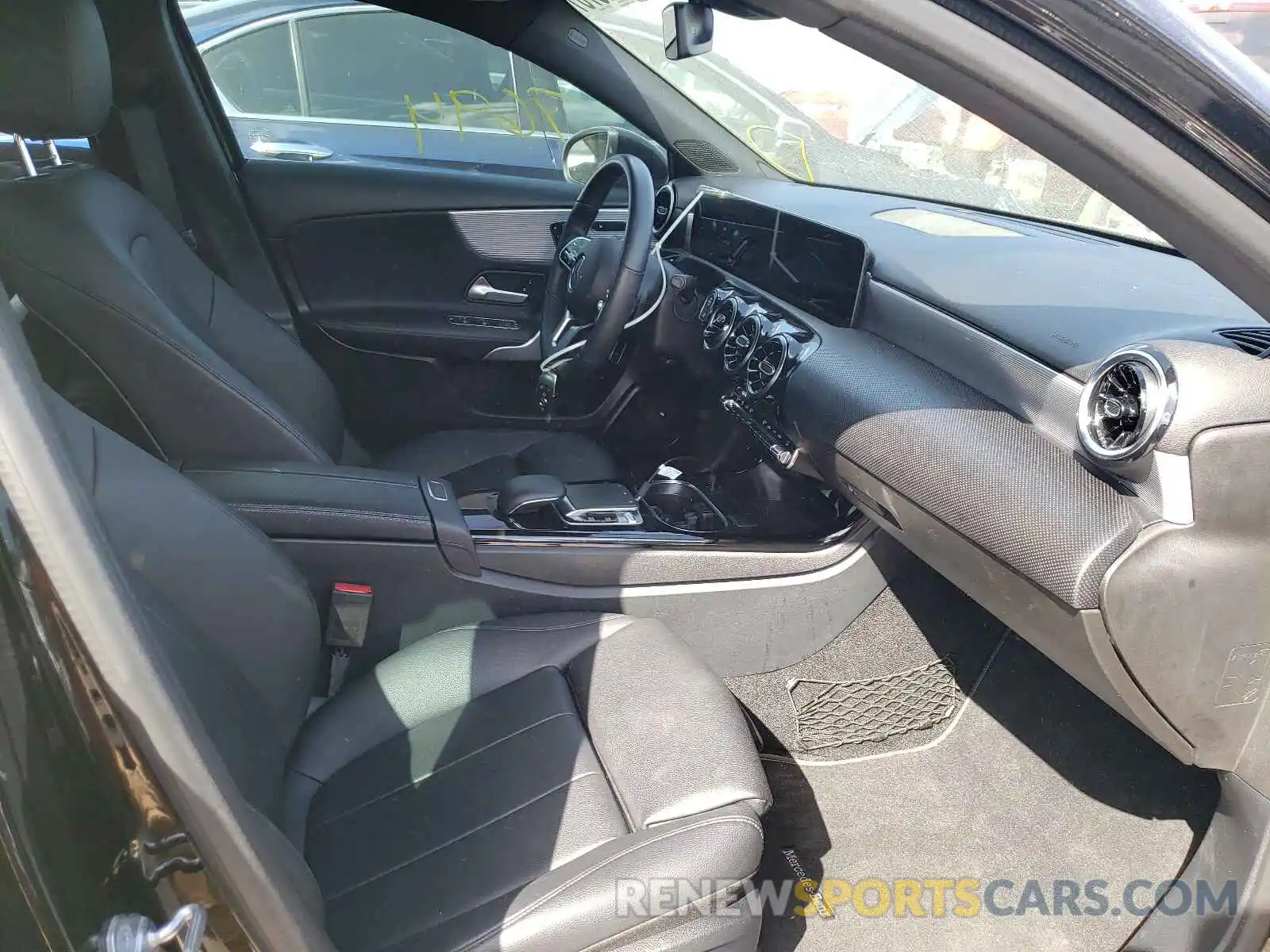 5 Photograph of a damaged car WDD3G4EB0KW023715 MERCEDES-BENZ A-CLASS 2019