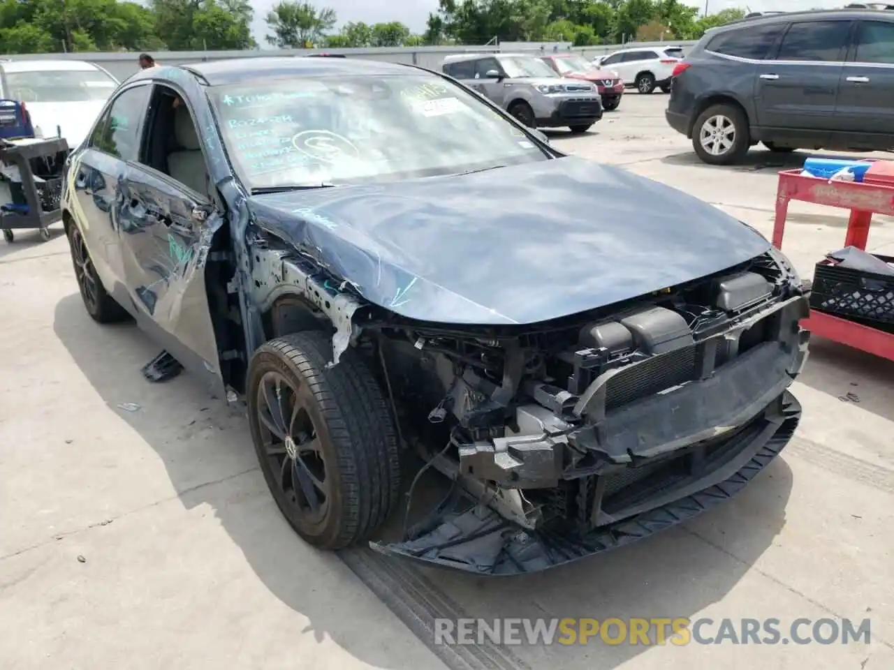 1 Photograph of a damaged car WDD3G4EB0KW024105 MERCEDES-BENZ A-CLASS 2019