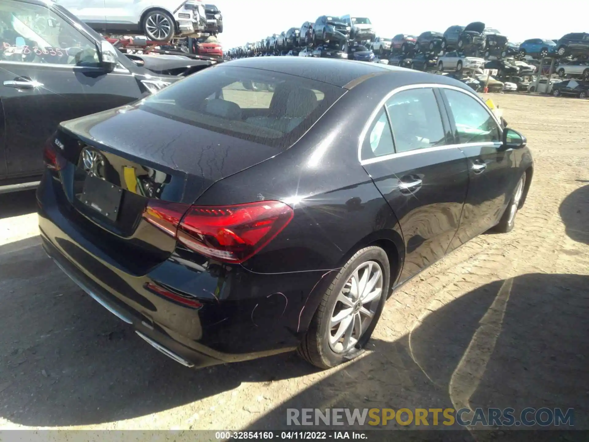 4 Photograph of a damaged car WDD3G4EB0KW034505 MERCEDES-BENZ A-CLASS 2019