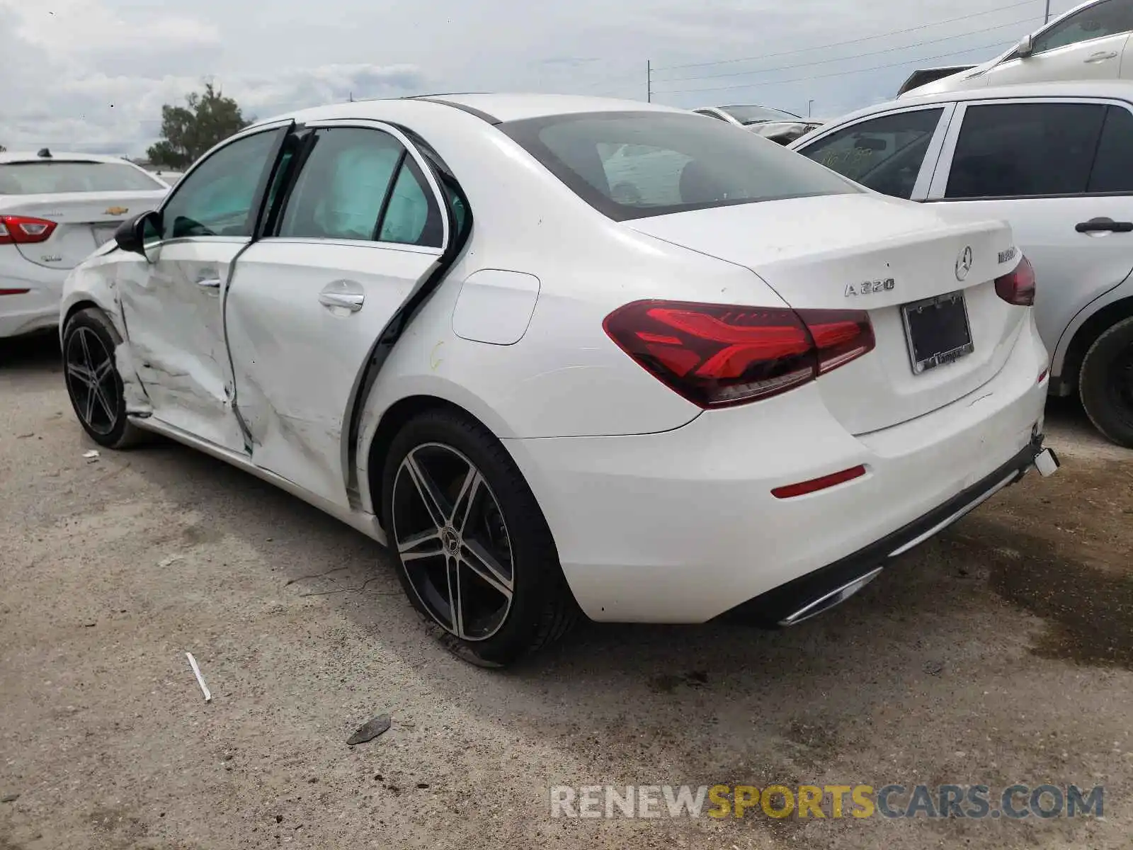 3 Photograph of a damaged car WDD3G4EB1KW000489 MERCEDES-BENZ A-CLASS 2019