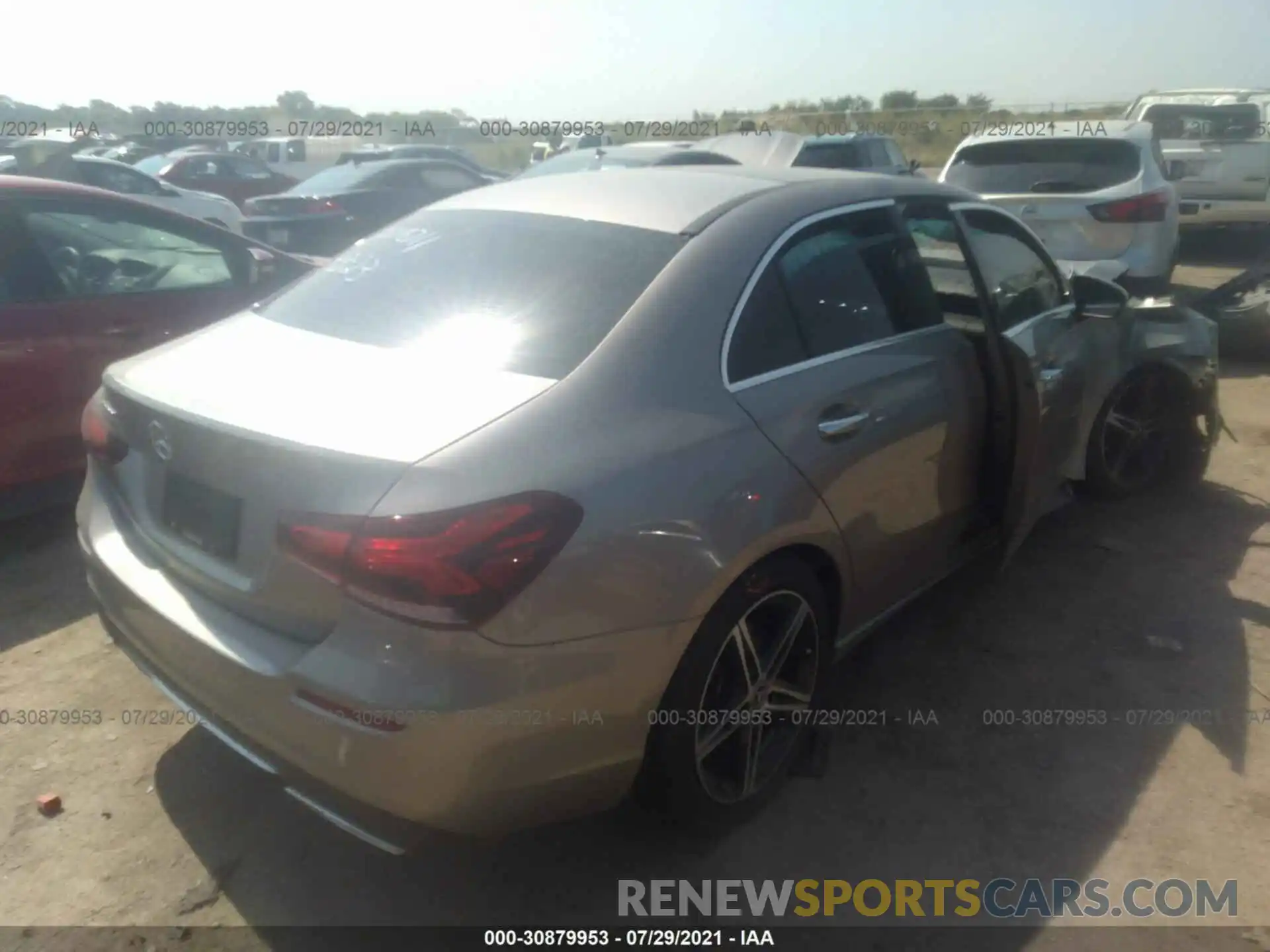 4 Photograph of a damaged car WDD3G4EB1KW018331 MERCEDES-BENZ A-CLASS 2019