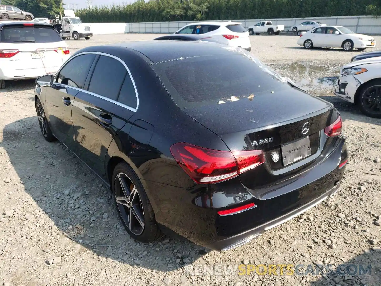 3 Фотография поврежденного автомобиля WDD3G4EB1KW021455 MERCEDES-BENZ A-CLASS 2019