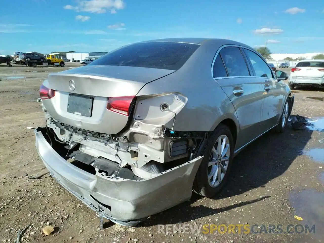 4 Photograph of a damaged car WDD3G4EB1KW025330 MERCEDES-BENZ A-CLASS 2019