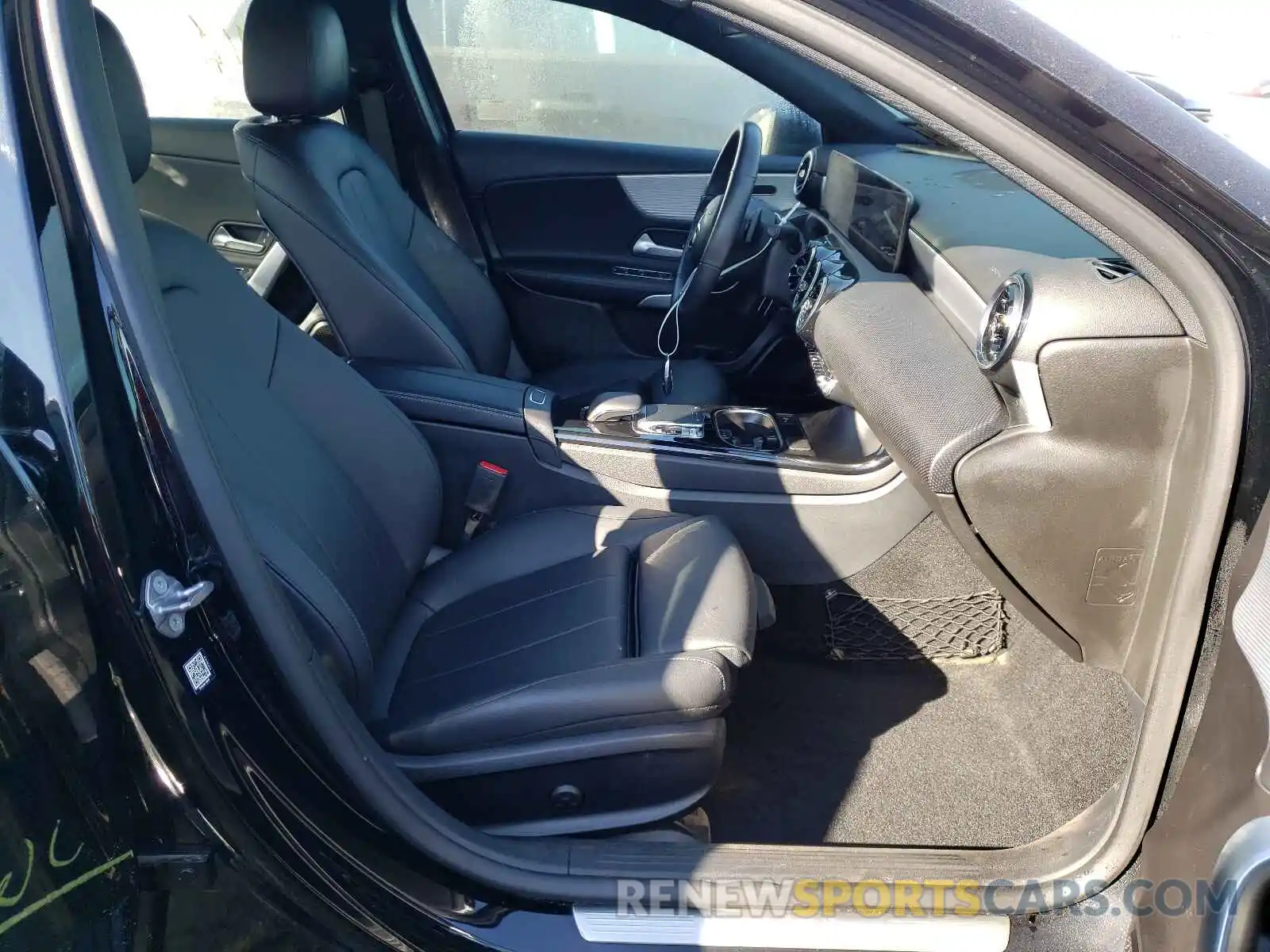 5 Photograph of a damaged car WDD3G4EB1KW025859 MERCEDES-BENZ A-CLASS 2019