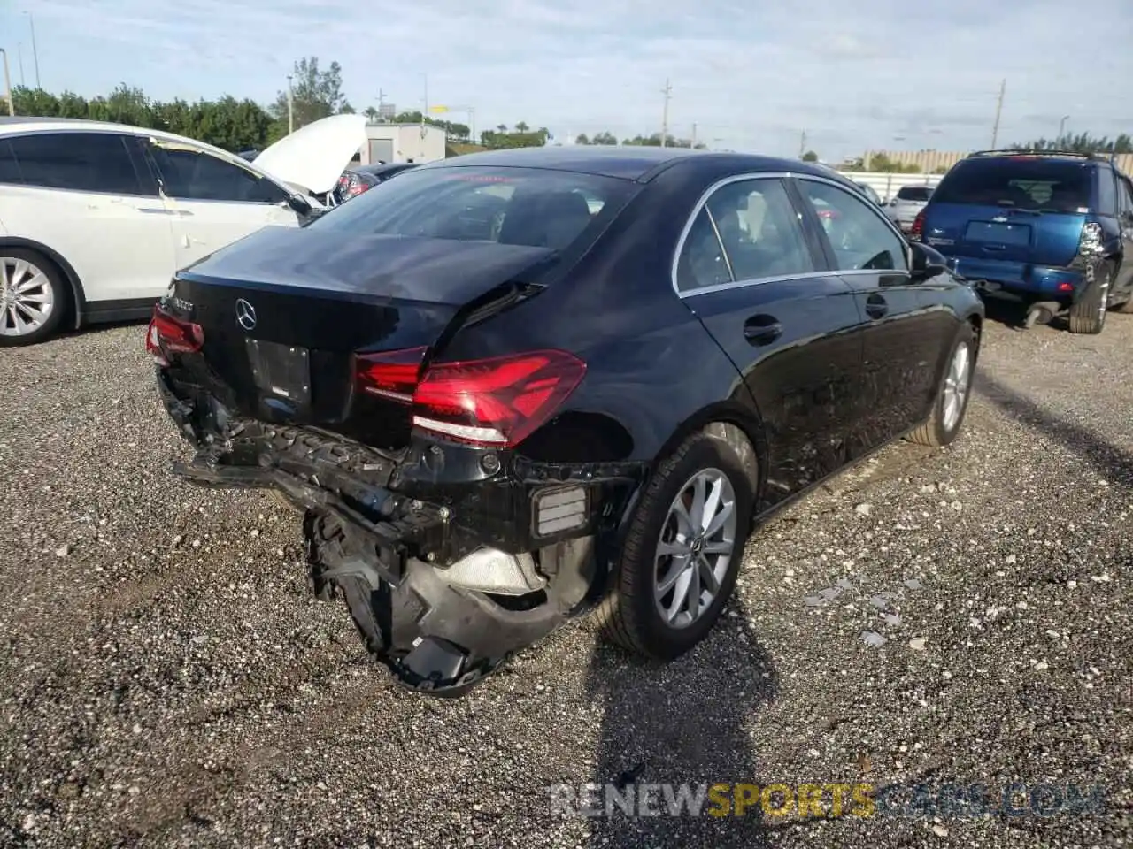 4 Photograph of a damaged car WDD3G4EB1KW026350 MERCEDES-BENZ A-CLASS 2019