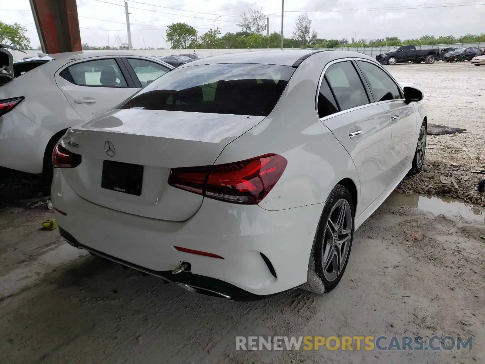 4 Photograph of a damaged car WDD3G4EB1KW035887 MERCEDES-BENZ A-CLASS 2019