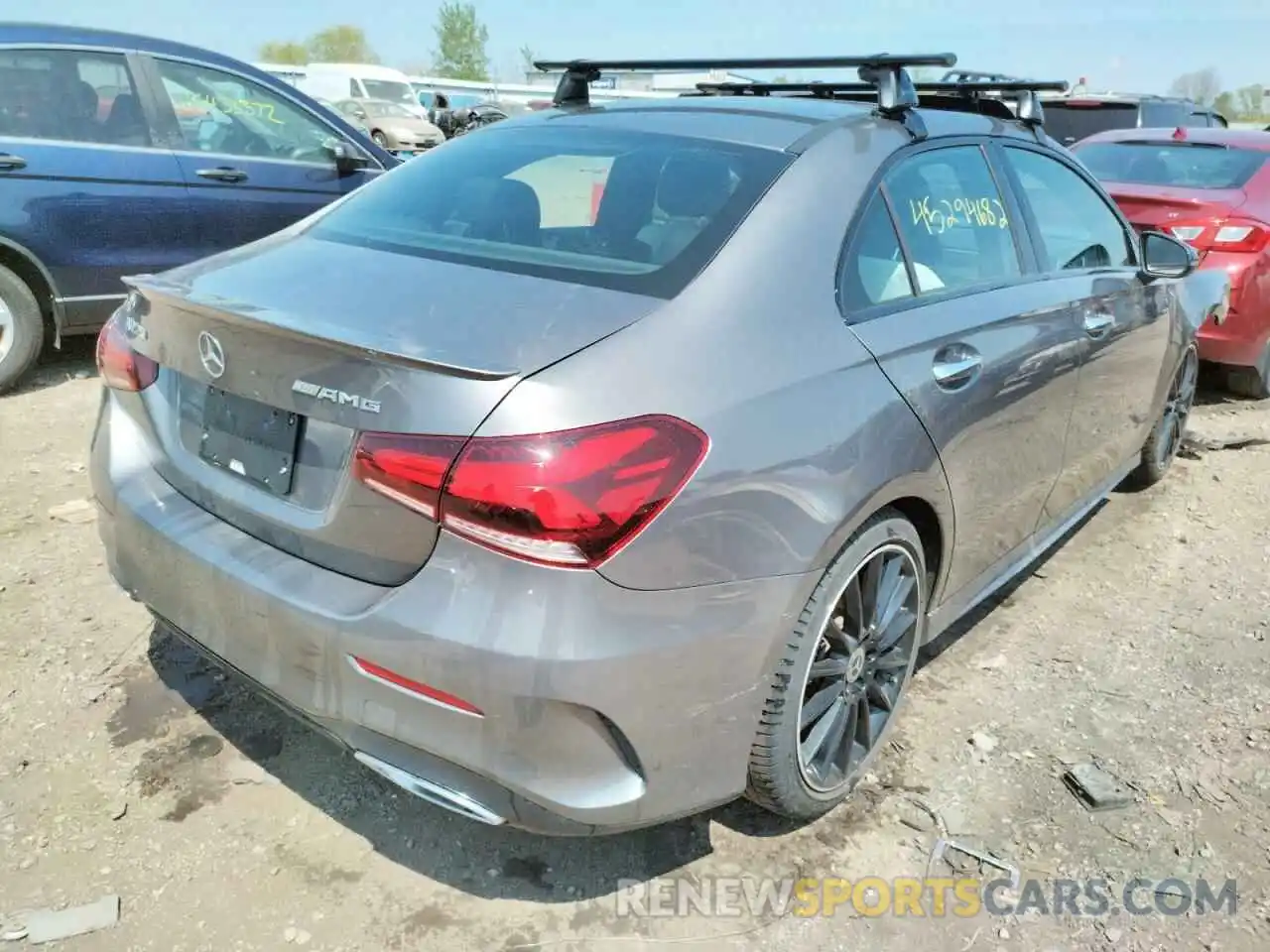 4 Фотография поврежденного автомобиля WDD3G4EB2KW005488 MERCEDES-BENZ A-CLASS 2019