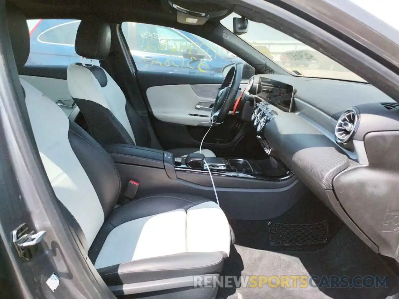 5 Photograph of a damaged car WDD3G4EB2KW005488 MERCEDES-BENZ A-CLASS 2019