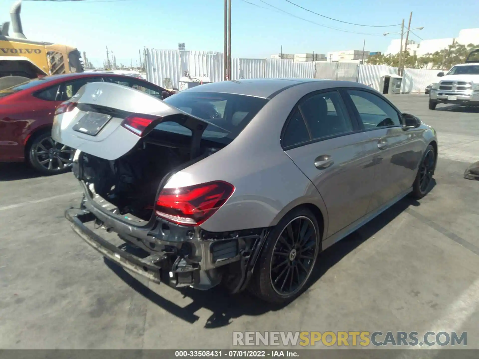 4 Photograph of a damaged car WDD3G4EB2KW016345 MERCEDES-BENZ A-CLASS 2019