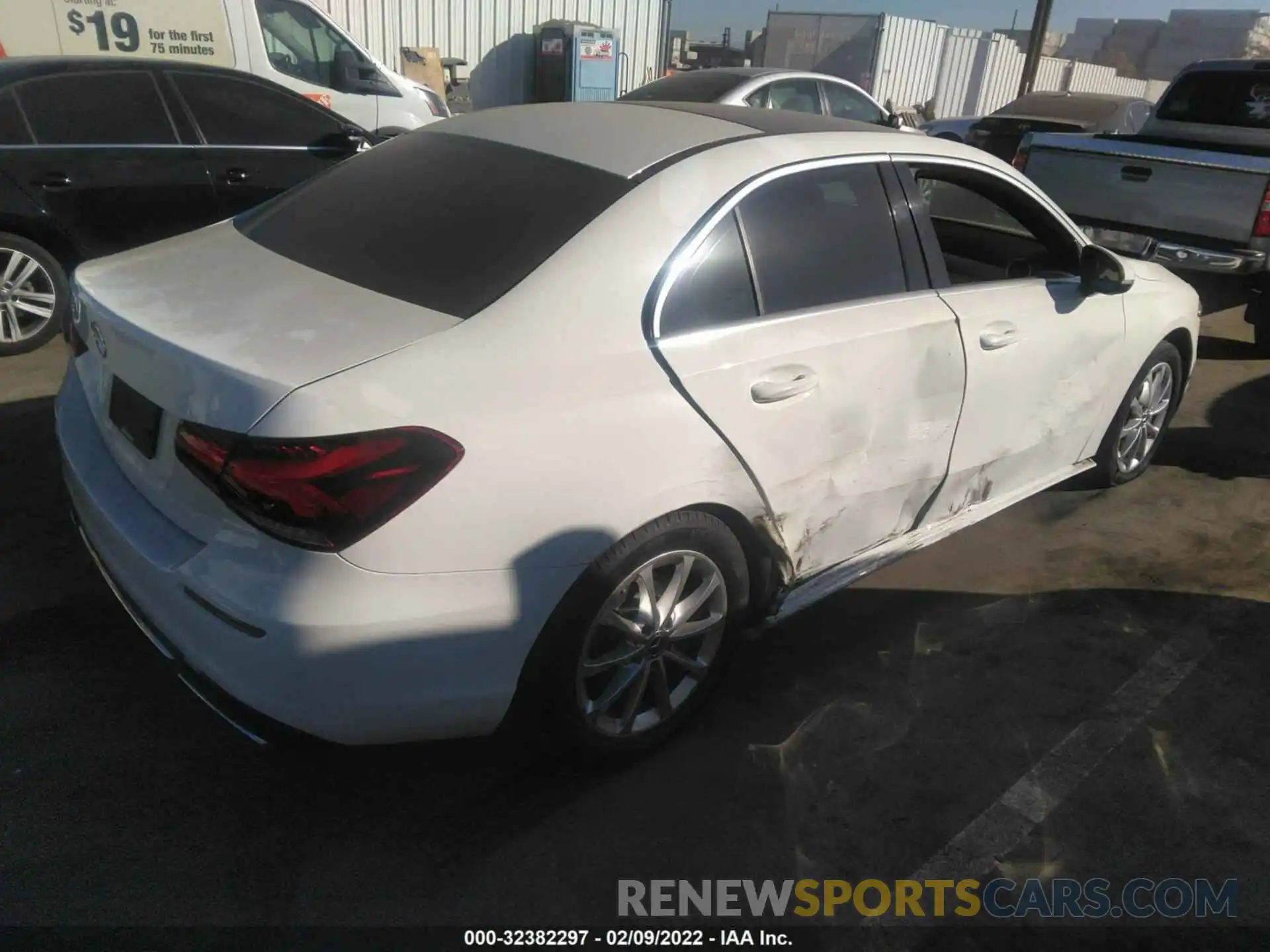 4 Photograph of a damaged car WDD3G4EB2KW016667 MERCEDES-BENZ A-CLASS 2019