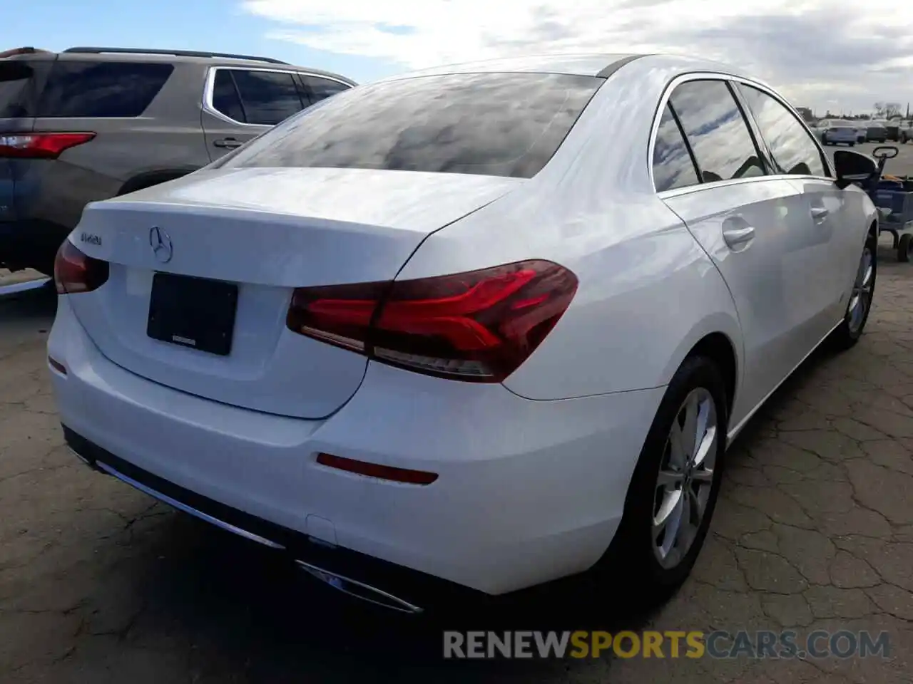 4 Photograph of a damaged car WDD3G4EB2KW016720 MERCEDES-BENZ A-CLASS 2019