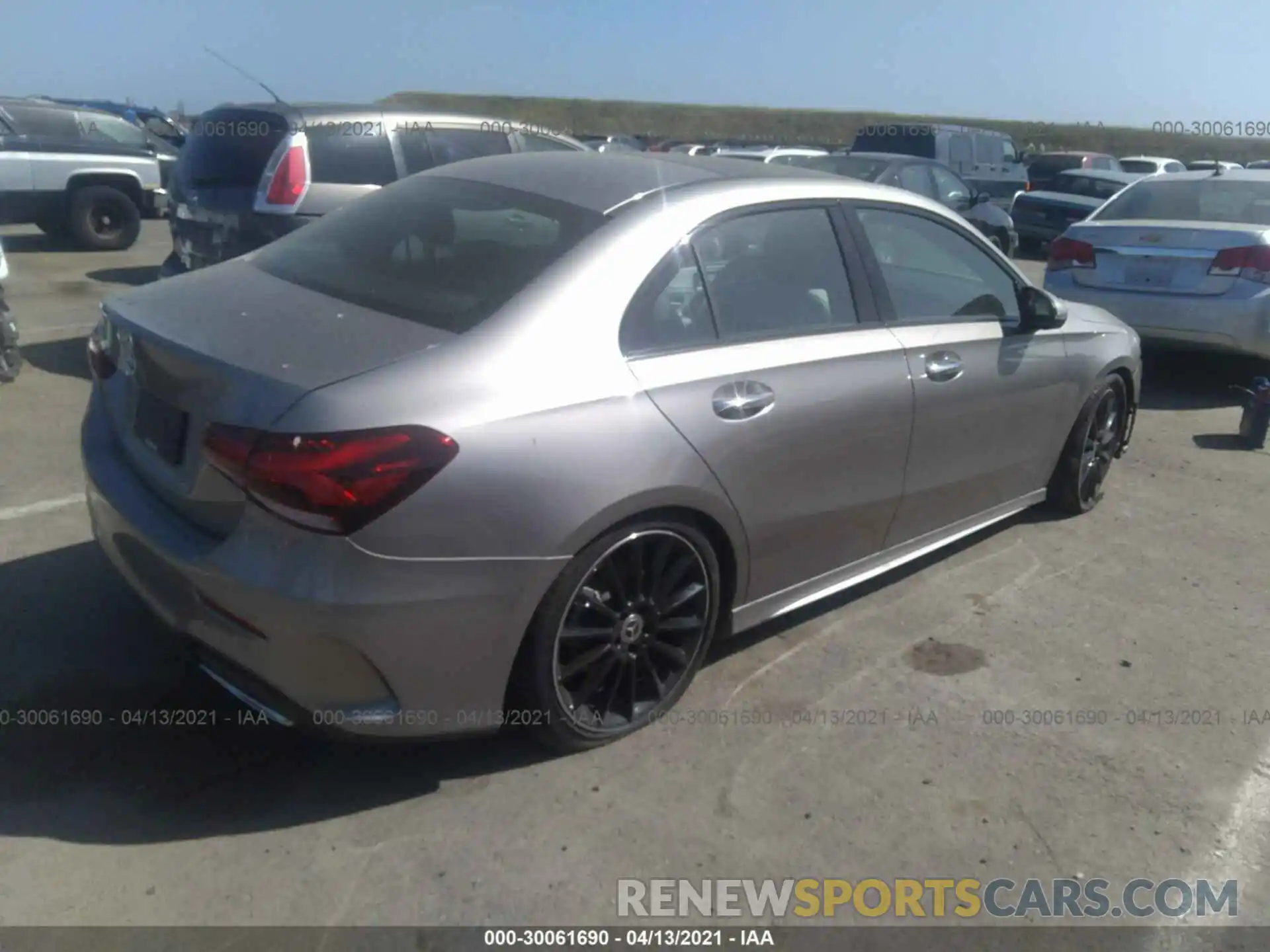 4 Photograph of a damaged car WDD3G4EB2KW019469 MERCEDES-BENZ A-CLASS 2019