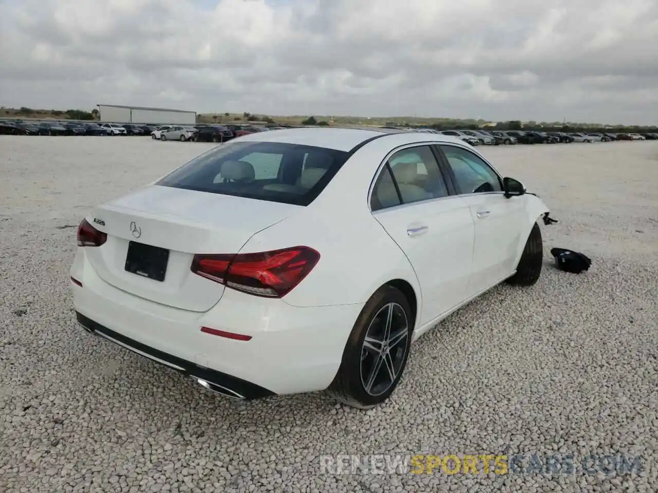 4 Photograph of a damaged car WDD3G4EB2KW021772 MERCEDES-BENZ A-CLASS 2019