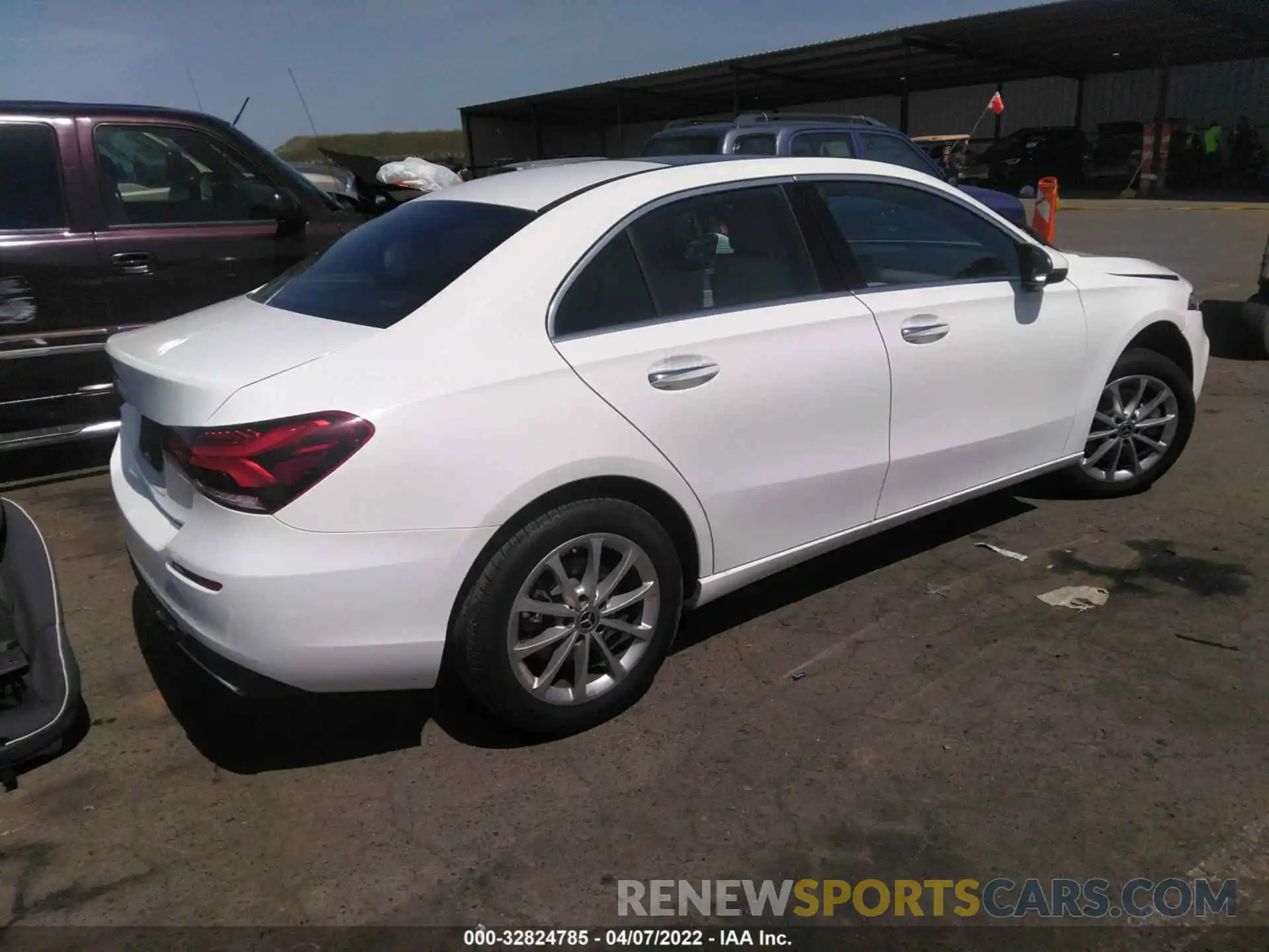 4 Photograph of a damaged car WDD3G4EB2KW022503 MERCEDES-BENZ A-CLASS 2019