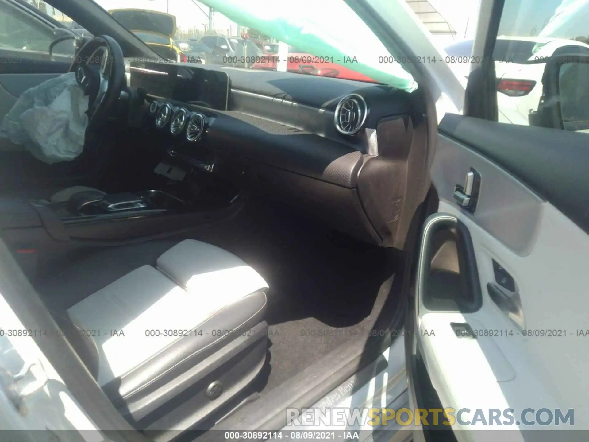 5 Photograph of a damaged car WDD3G4EB2KW025210 MERCEDES-BENZ A-CLASS 2019