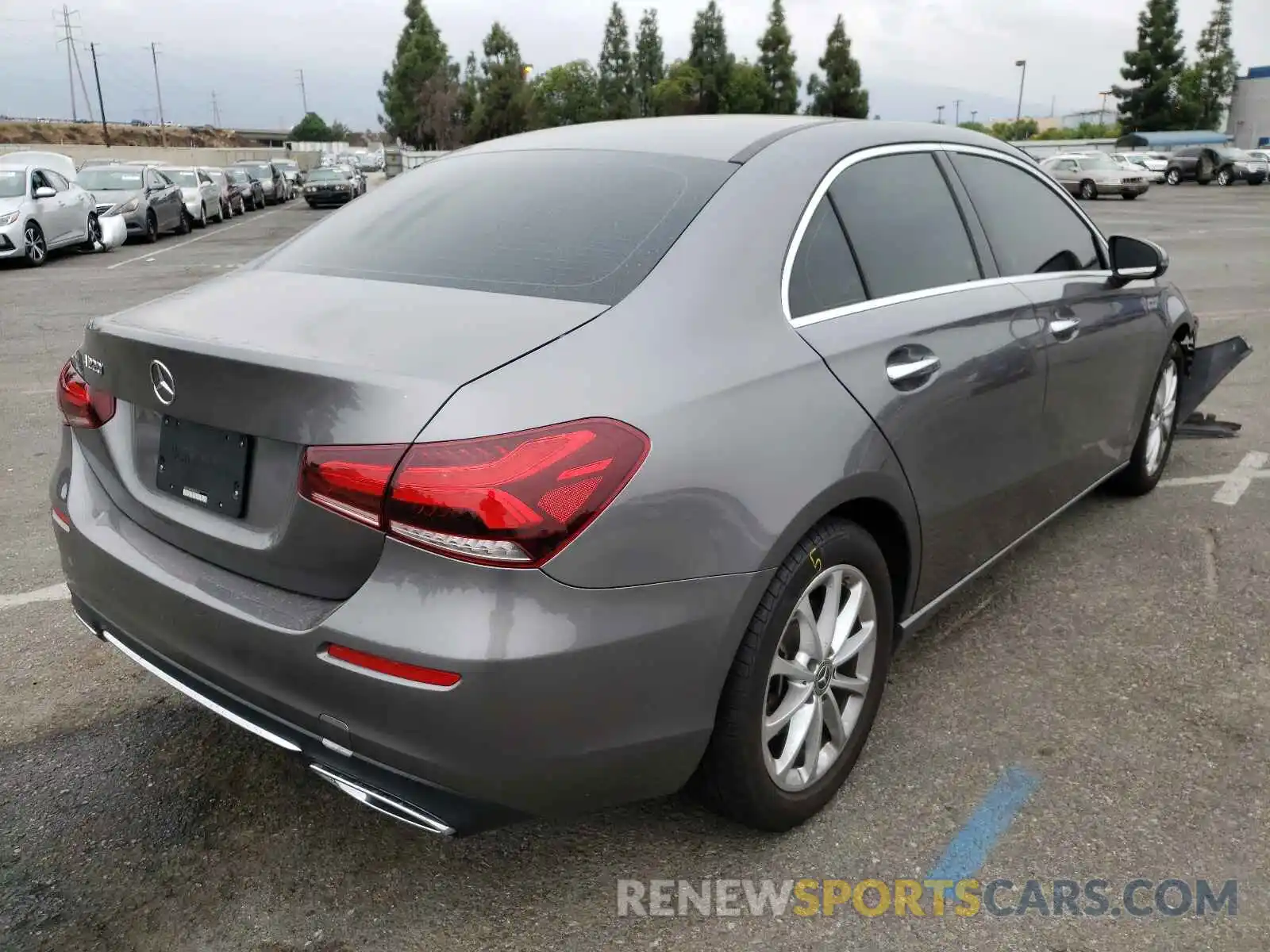 4 Photograph of a damaged car WDD3G4EB2KW027152 MERCEDES-BENZ A-CLASS 2019