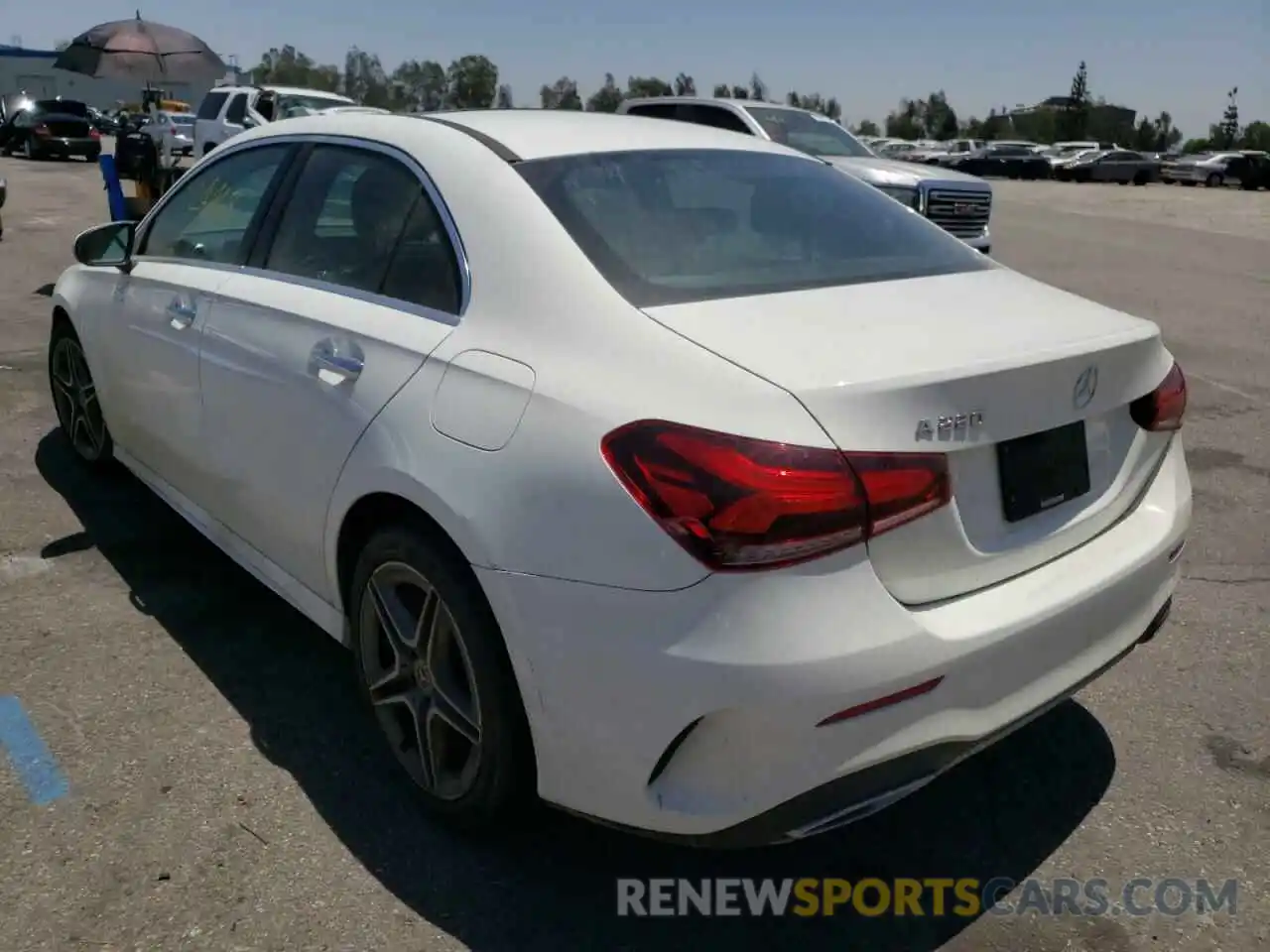 3 Photograph of a damaged car WDD3G4EB2KW031282 MERCEDES-BENZ A-CLASS 2019