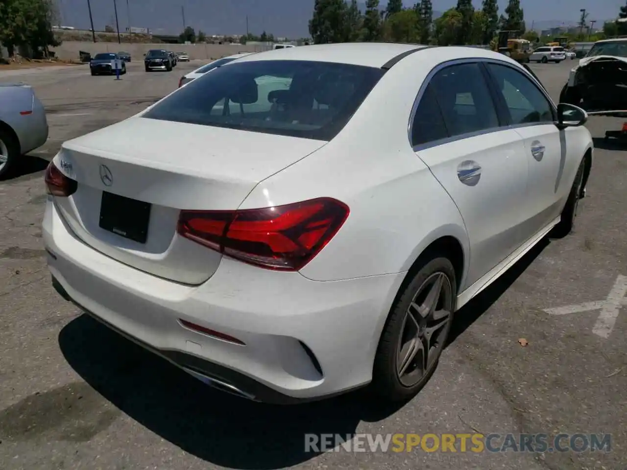 4 Photograph of a damaged car WDD3G4EB2KW031282 MERCEDES-BENZ A-CLASS 2019