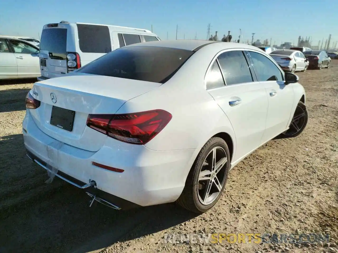 4 Фотография поврежденного автомобиля WDD3G4EB2KW031783 MERCEDES-BENZ A-CLASS 2019