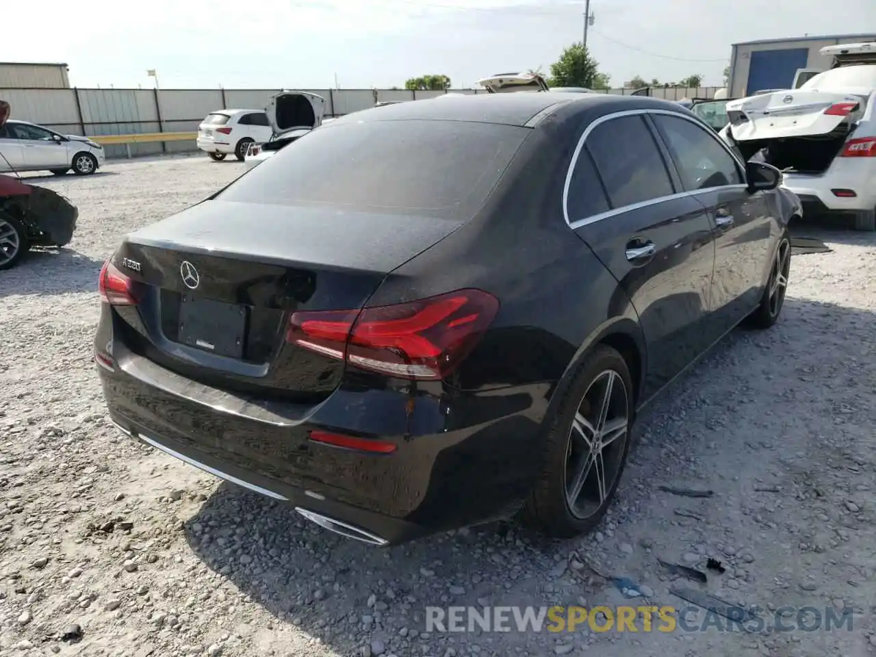 4 Photograph of a damaged car WDD3G4EB2KW033842 MERCEDES-BENZ A-CLASS 2019